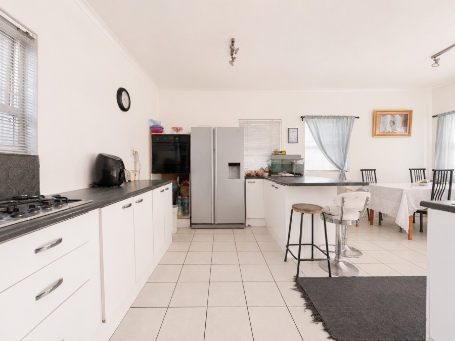 3 Bedroom Property for Sale in Kensington Western Cape